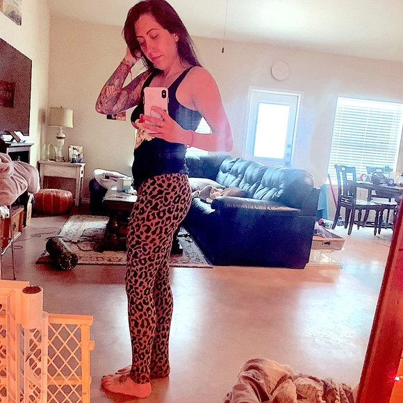 Meet your Posher, Meagan - Picture 2 of 5